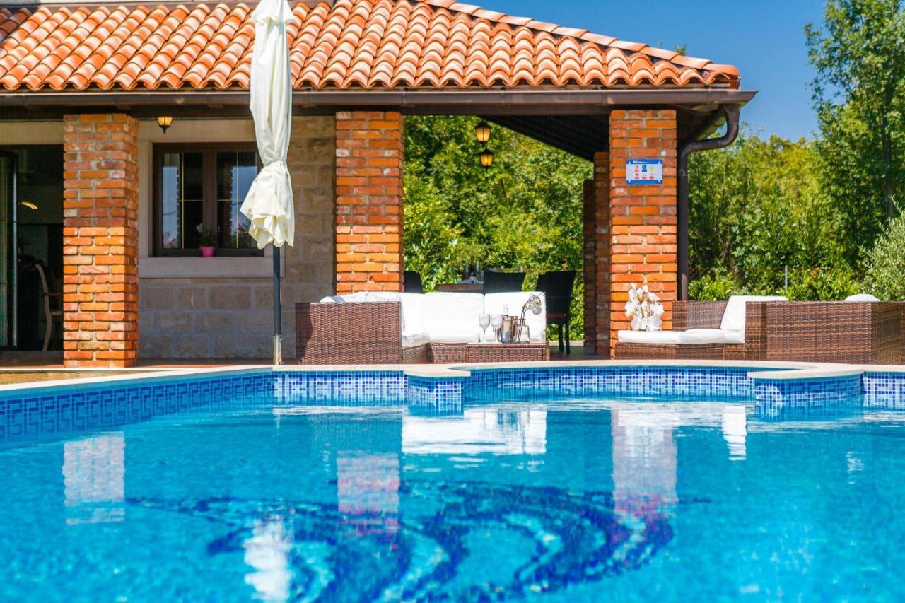 Villa Kamenica Kras Exterior foto